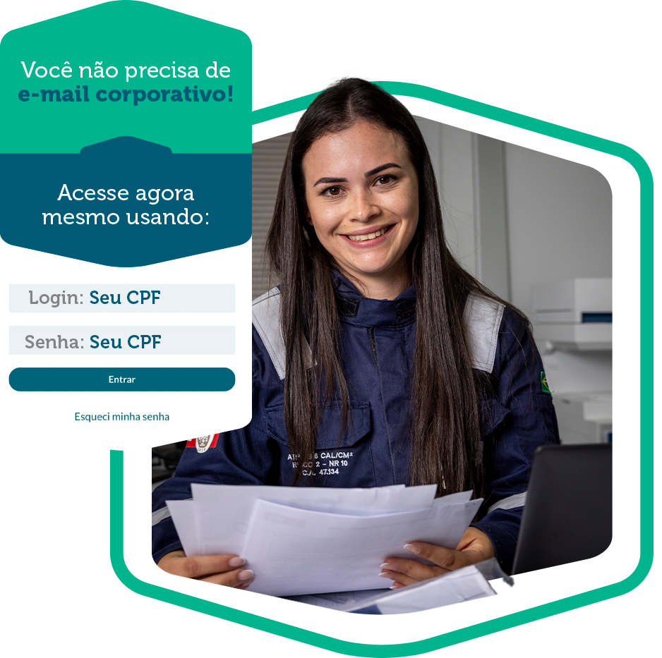 COlaboradora da C3 segurando alguns papéis e sorrindo, com informações de como acessar a plataforma